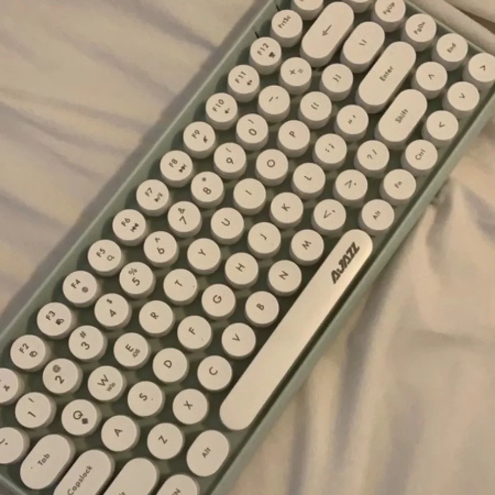NWOT Mint Bluetooth Keyboard